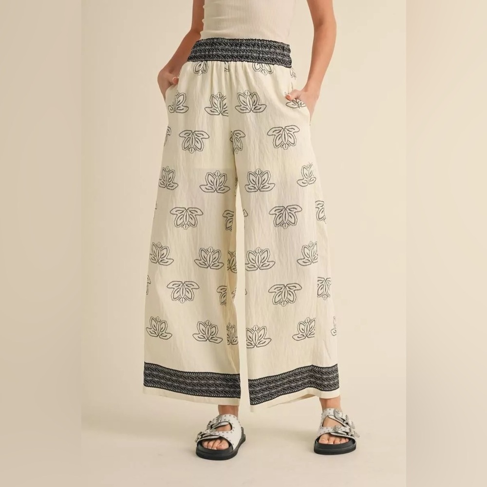 #159 Firm 💕Wide Leg Floral Print Pants with Smocked Waist - Picture 2 of 3